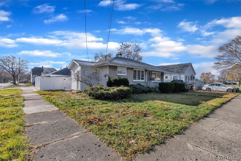 Photo of 2965 Jerauld Avenue, Niagara Falls, NY 14305 (MLS # B1670164)