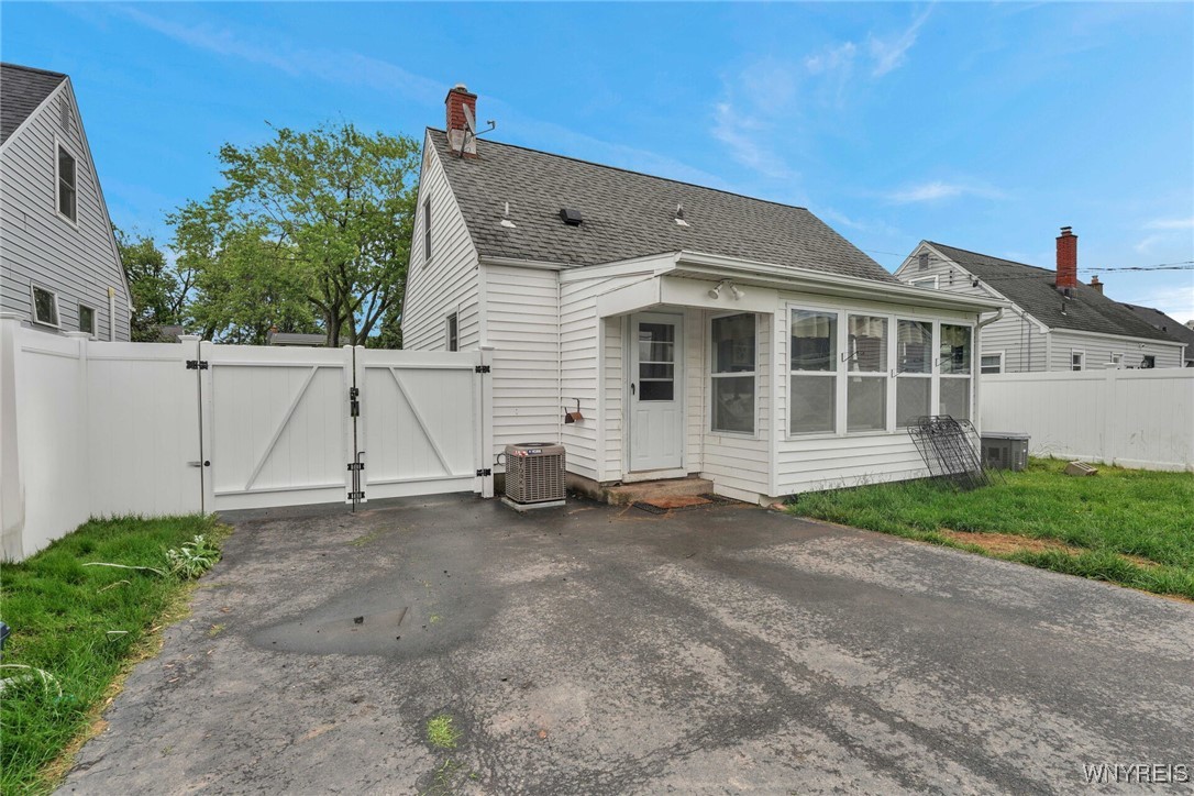 102 Princeton Court, Cheektowaga, New York image 4