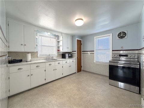 Tiny photo for 104 Cushing Place, Buffalo, NY 14220 (MLS # B1724234)