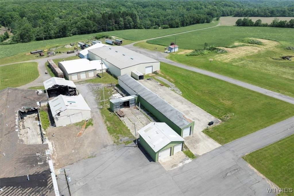 Photo of 485 Clinton Street, Bennington, NY 14037 (MLS # B1616809)