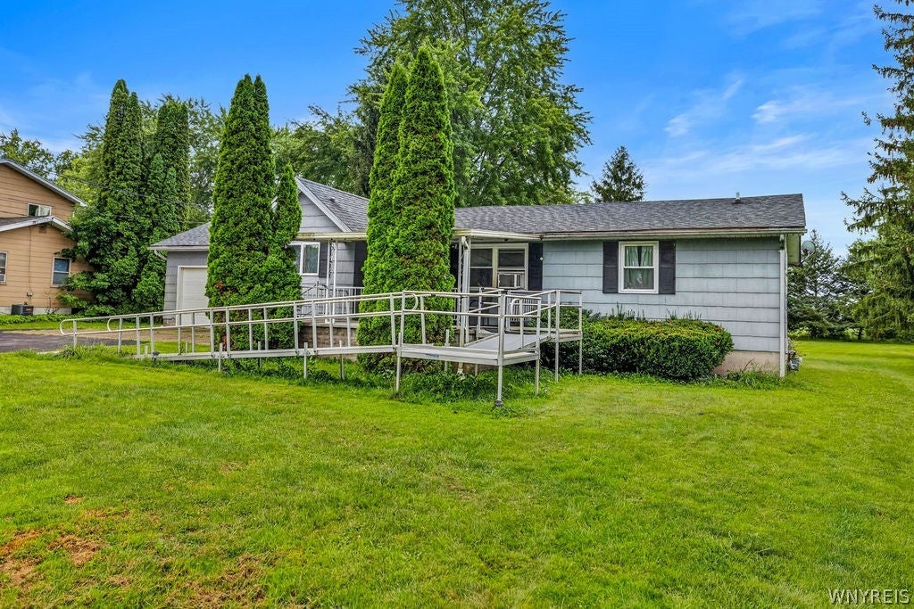 Photo of 3520 Lockport Olcott Road, Newfane, NY 14108 (MLS # B1707540)
