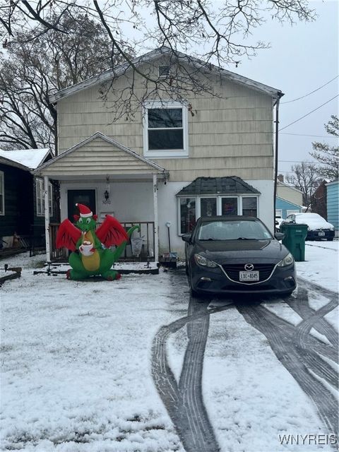 Tiny photo for 3010 Mckoon Avenue, Niagara Falls, NY 14305 (MLS # B1655634)