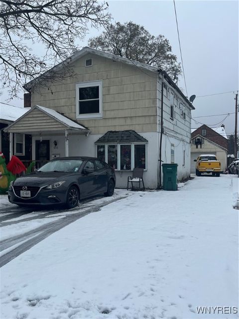 Tiny photo for 3010 Mckoon Avenue, Niagara Falls, NY 14305 (MLS # B1655634)