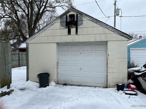 Tiny photo for 3010 Mckoon Avenue, Niagara Falls, NY 14305 (MLS # B1655634)