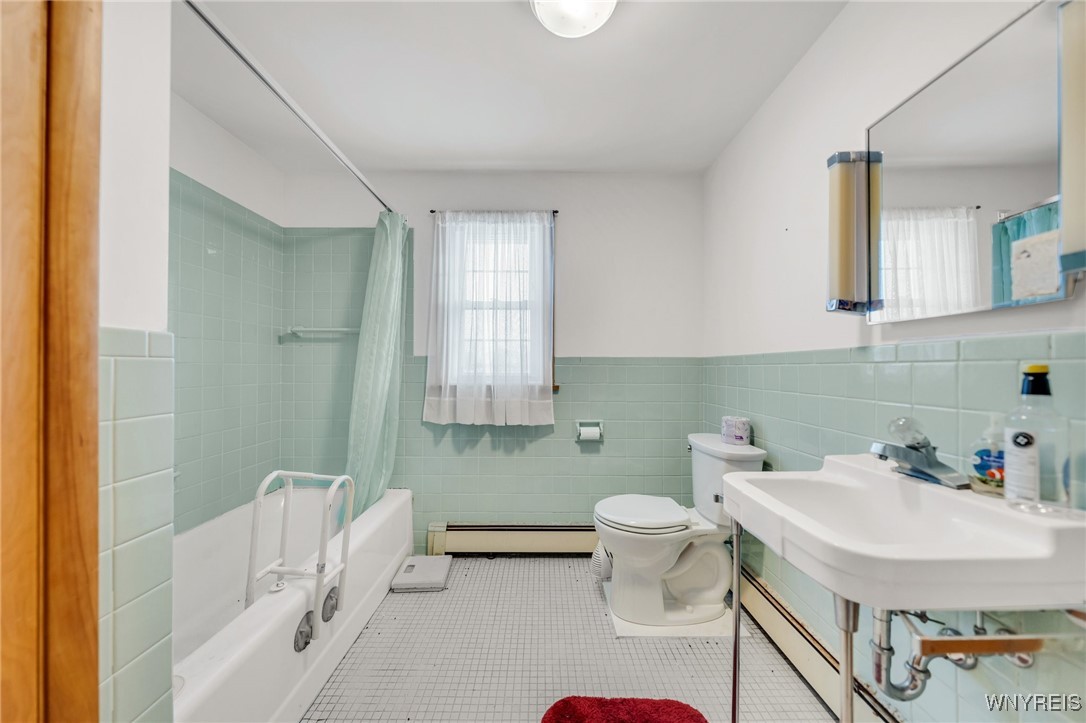 Yates, New York 14098, United States, 5 Bedrooms Bedrooms, ,3 BathroomsBathrooms,Residential,Active,2673