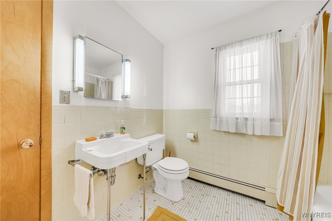 Yates, New York 14098, United States, 5 Bedrooms Bedrooms, ,3 BathroomsBathrooms,Residential,Active,2673