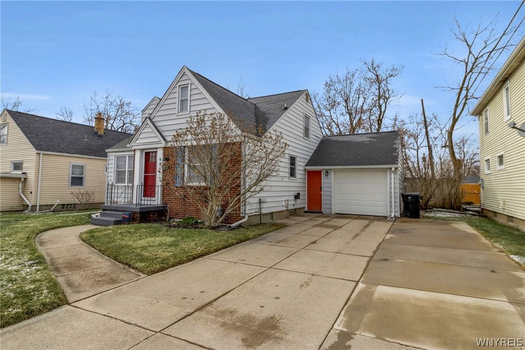 Photo of 966 Parkhurst Boulevard, Tonawanda, NY 14150 (MLS # B1667102)