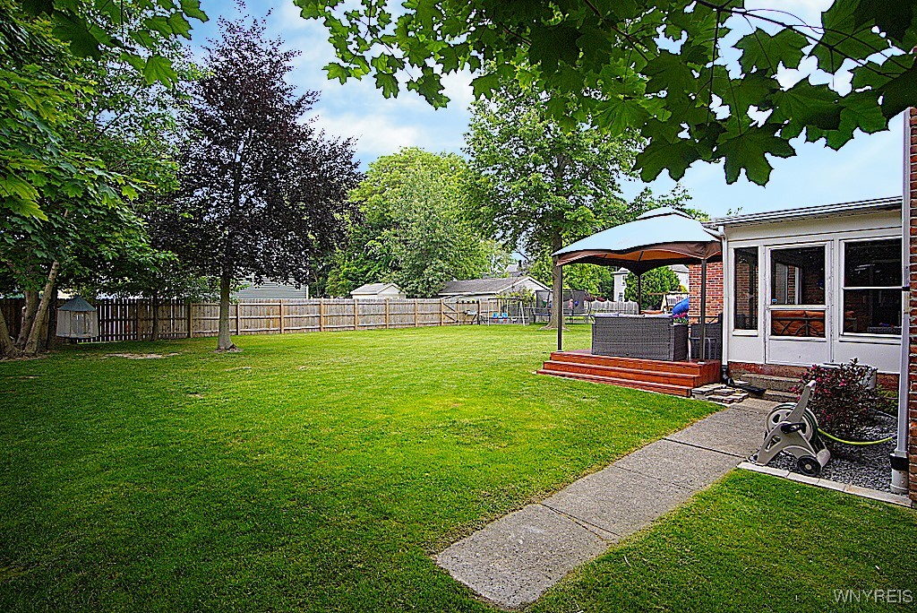 1104 Cayuga Drive, Niagara Falls, New York image 36