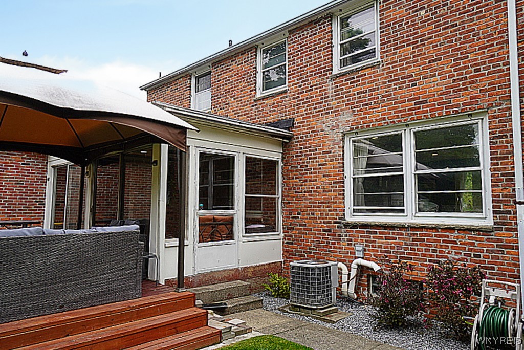 1104 Cayuga Drive, Niagara Falls, New York image 35