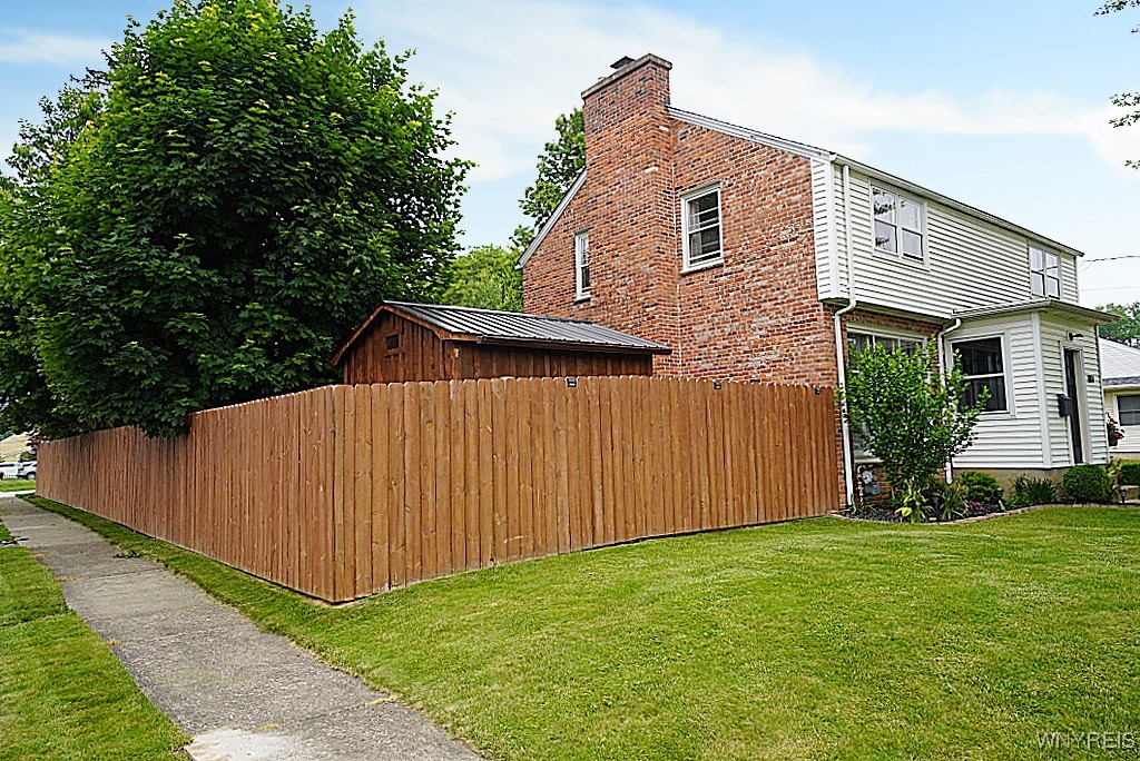 1104 Cayuga Drive, Niagara Falls, New York image 3