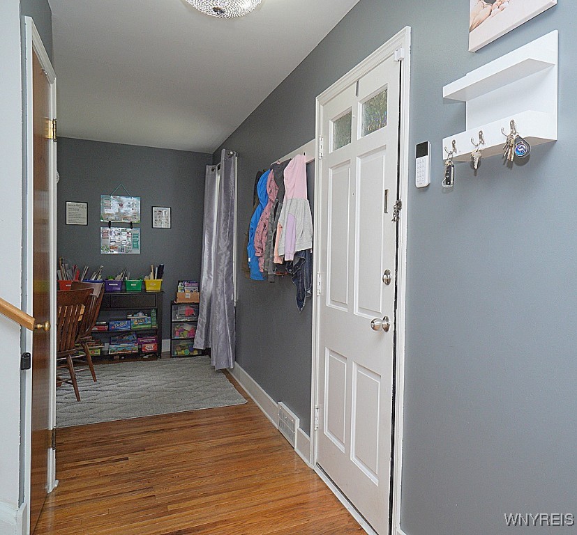 1104 Cayuga Drive, Niagara Falls, New York image 5