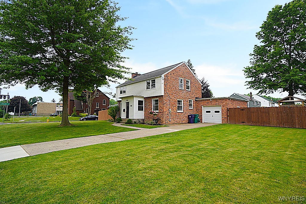 1104 Cayuga Drive, Niagara Falls, New York image 2