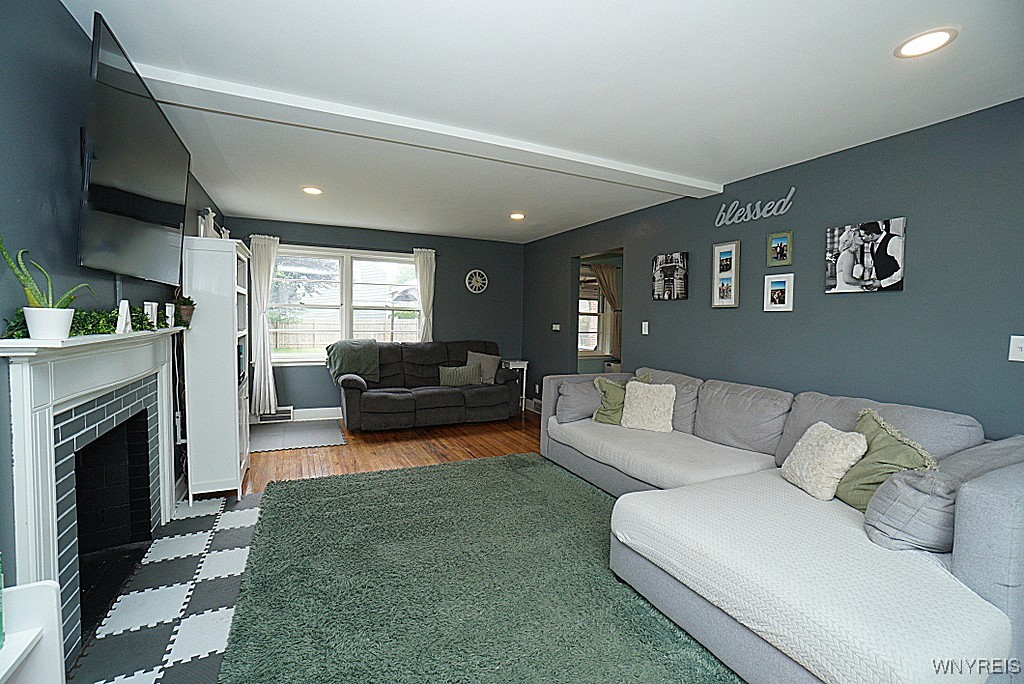 1104 Cayuga Drive, Niagara Falls, New York image 8