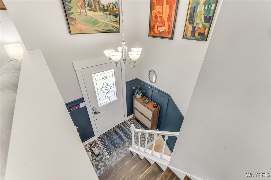 7052 Waring Circle