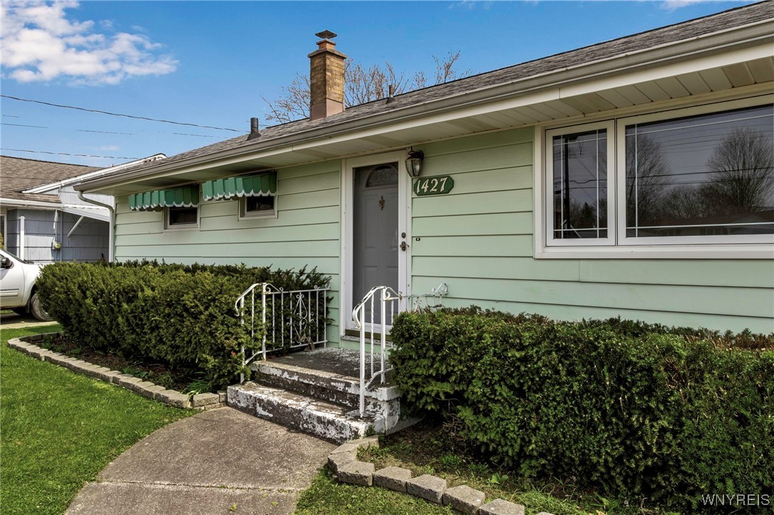 1427 Master Street, North Tonawanda, New York image 2