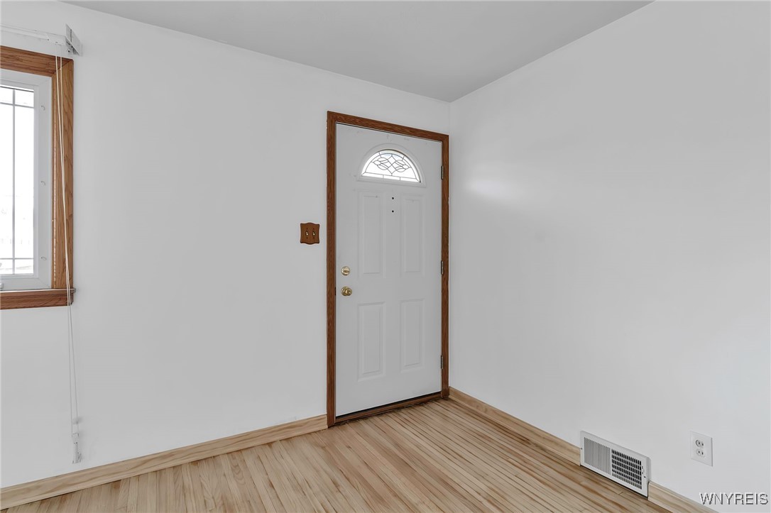 1427 Master Street, North Tonawanda, New York image 5