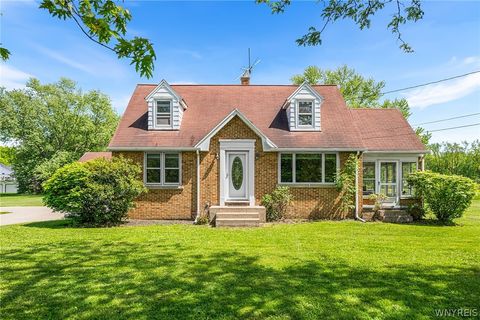 Photo of 801 Tonawanda Creek Road, Amherst, NY 14228 (MLS # B1683993)