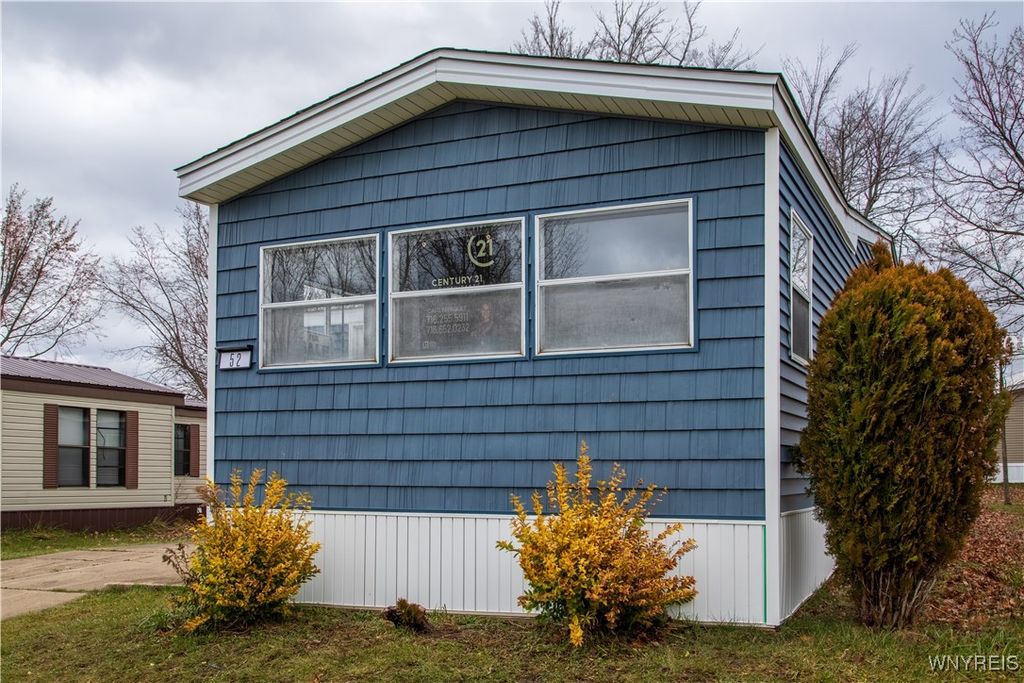 Photo of 52 Waterview Parkway, Hamburg, NY 14075 (MLS # B1652686)