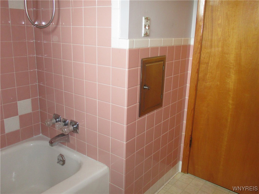 64 The Ave Avenue, Cheektowaga, New York image 23