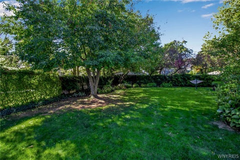 Tiny photo for 32 Saint Georges SQ, Buffalo, NY 14222 (MLS # B1695471)