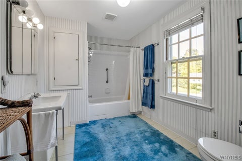 Tiny photo for 32 Saint Georges SQ, Buffalo, NY 14222 (MLS # B1695471)