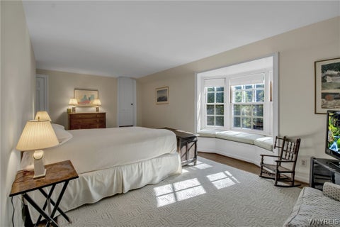 Tiny photo for 32 Saint Georges SQ, Buffalo, NY 14222 (MLS # B1695471)