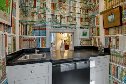Tiny photo for 32 Saint Georges SQ, Buffalo, NY 14222 (MLS # B1695471)