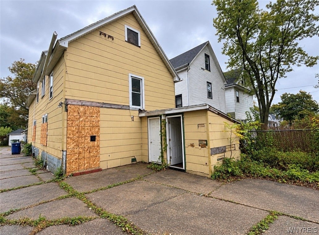 115 Goembel Avenue