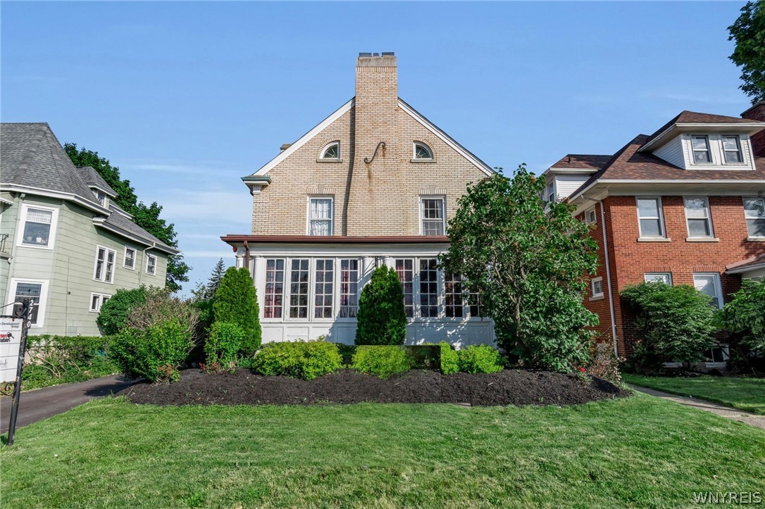 2740 Main Street