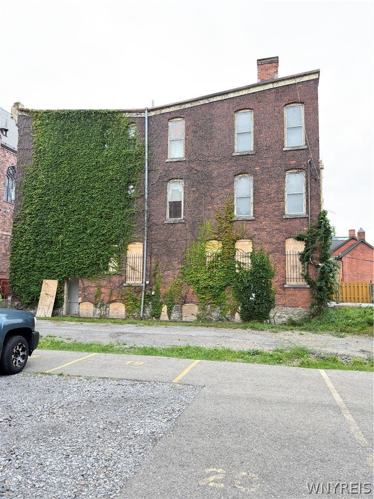 2 St Louis Place