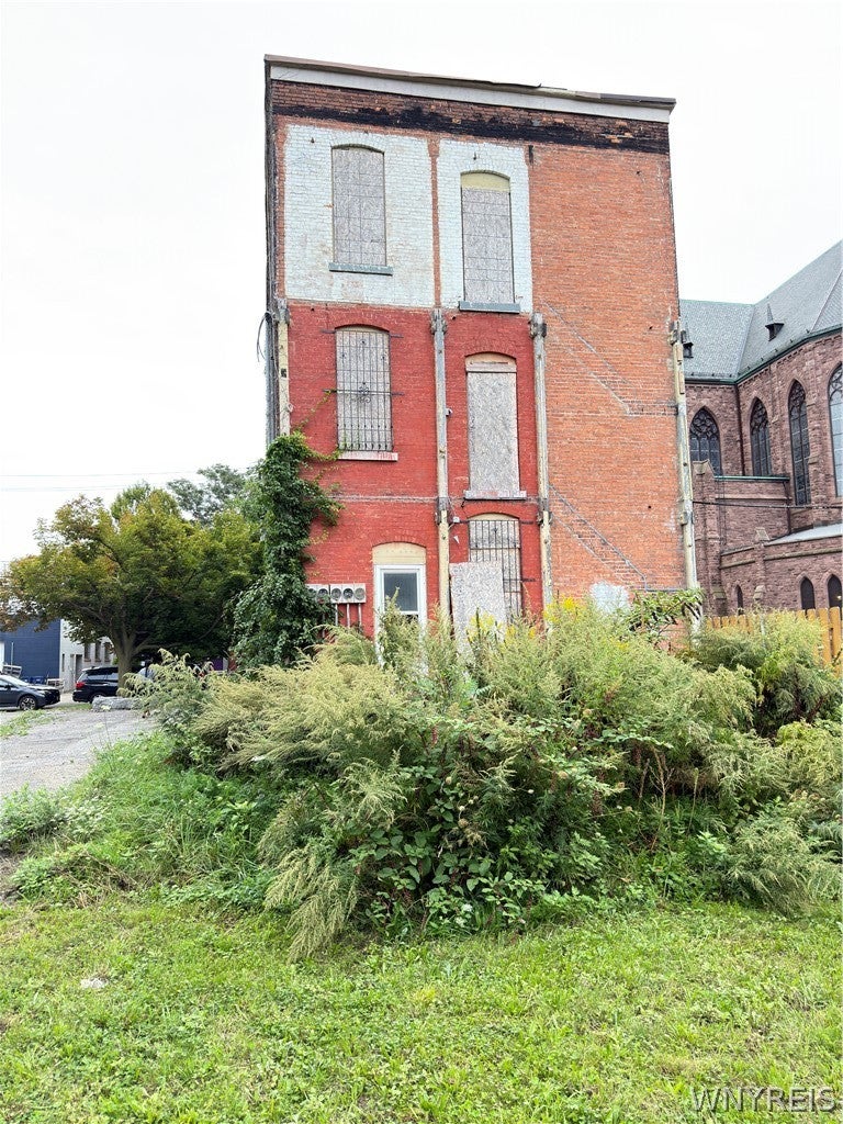 2 St Louis Place