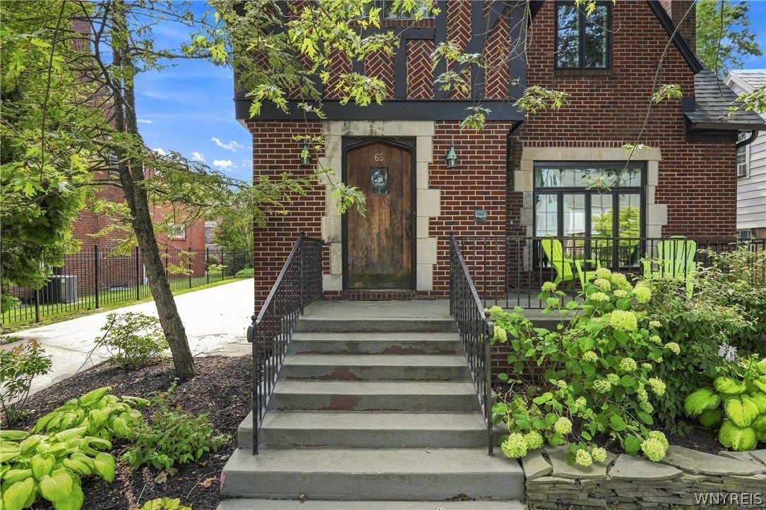 65 Danbury Lane
