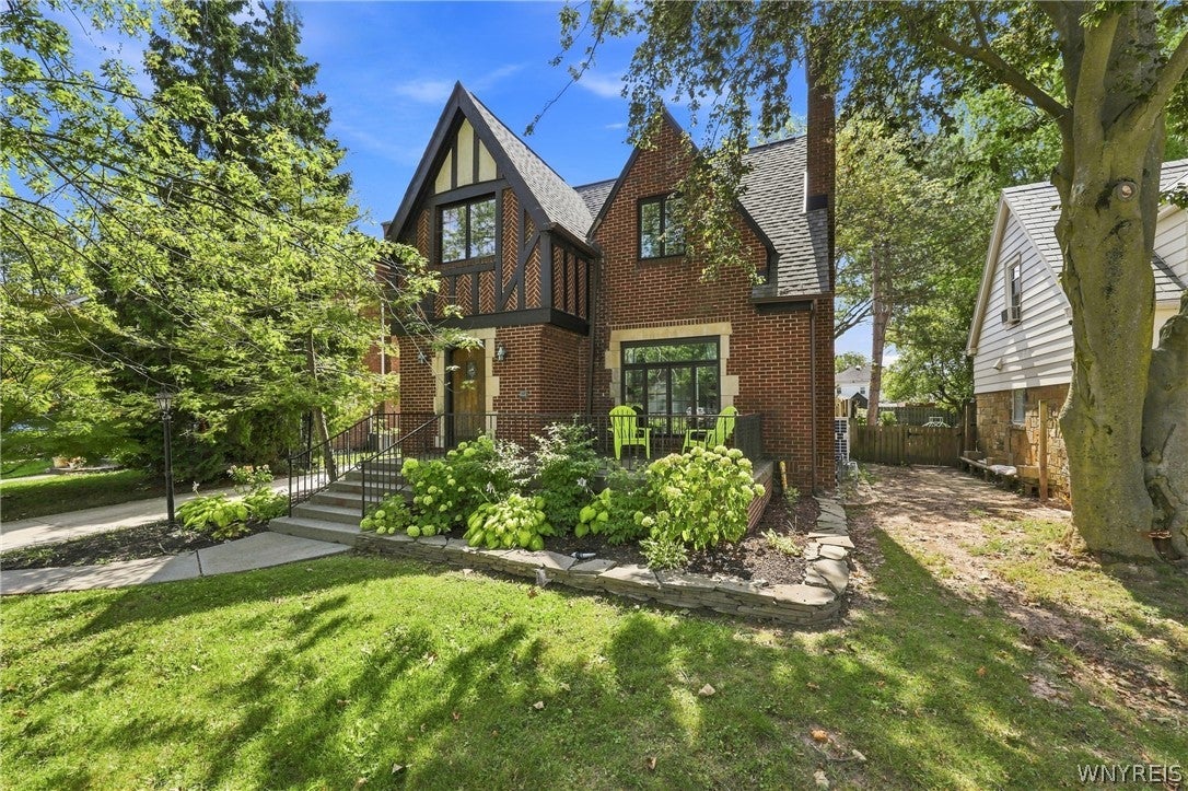 65 Danbury Lane
