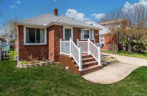 Photo of 226 Lamont Drive, Amherst, NY 14226 (MLS # B1671663)