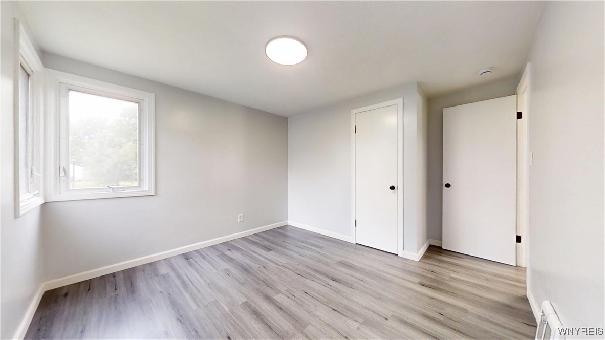 370 W Girard Boulevard, Tonawanda, New York image 23