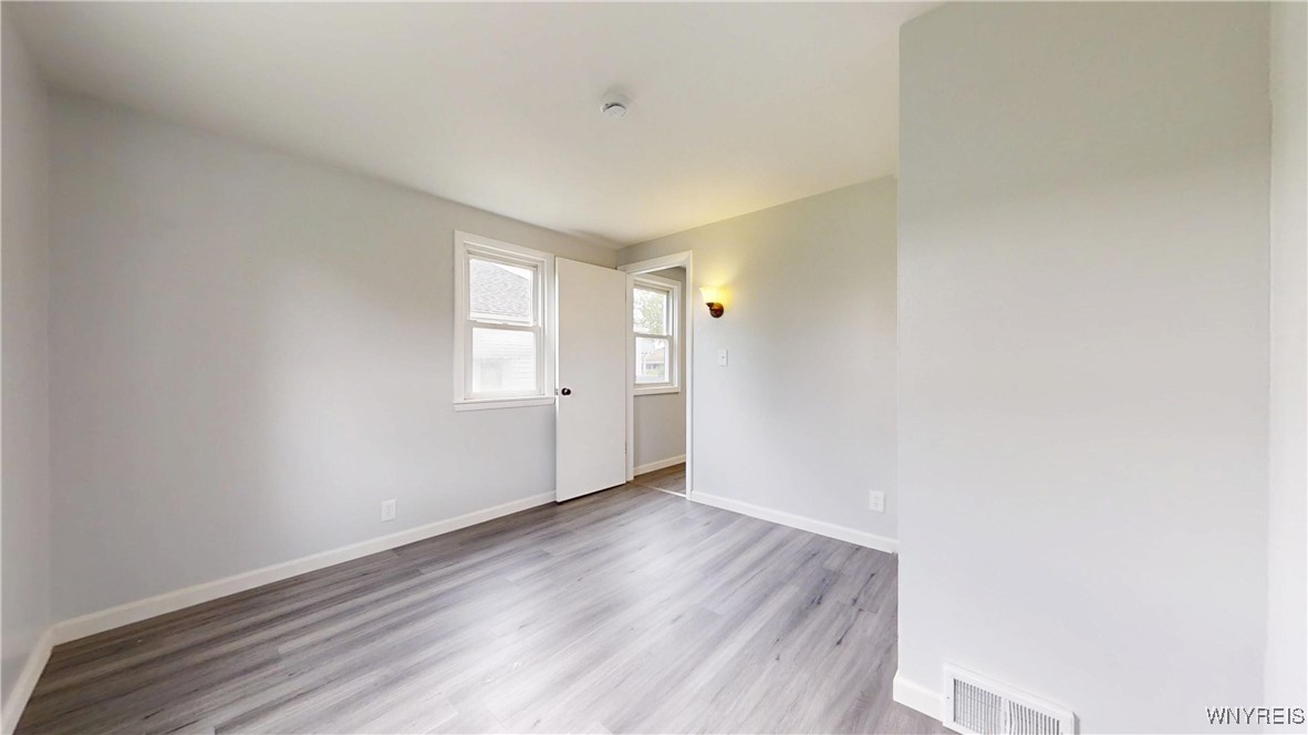 370 W Girard Boulevard, Tonawanda, New York image 29