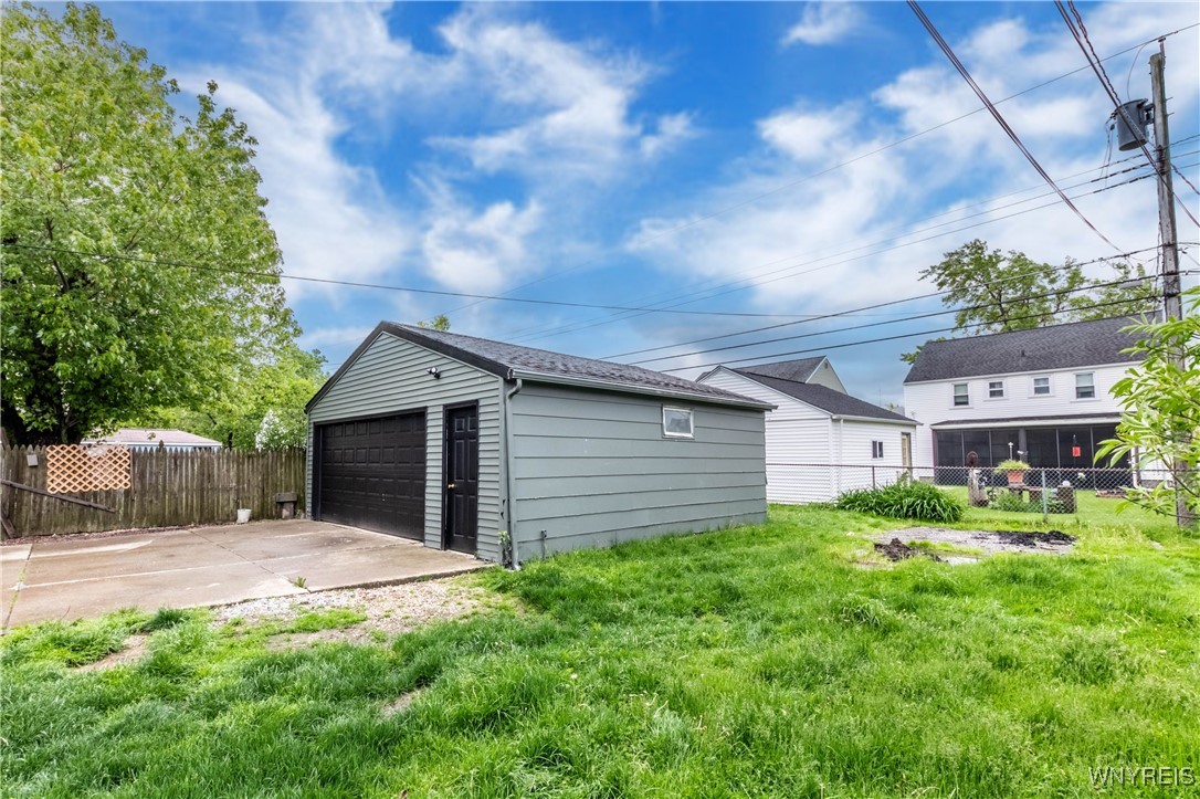 370 W Girard Boulevard, Tonawanda, New York image 5