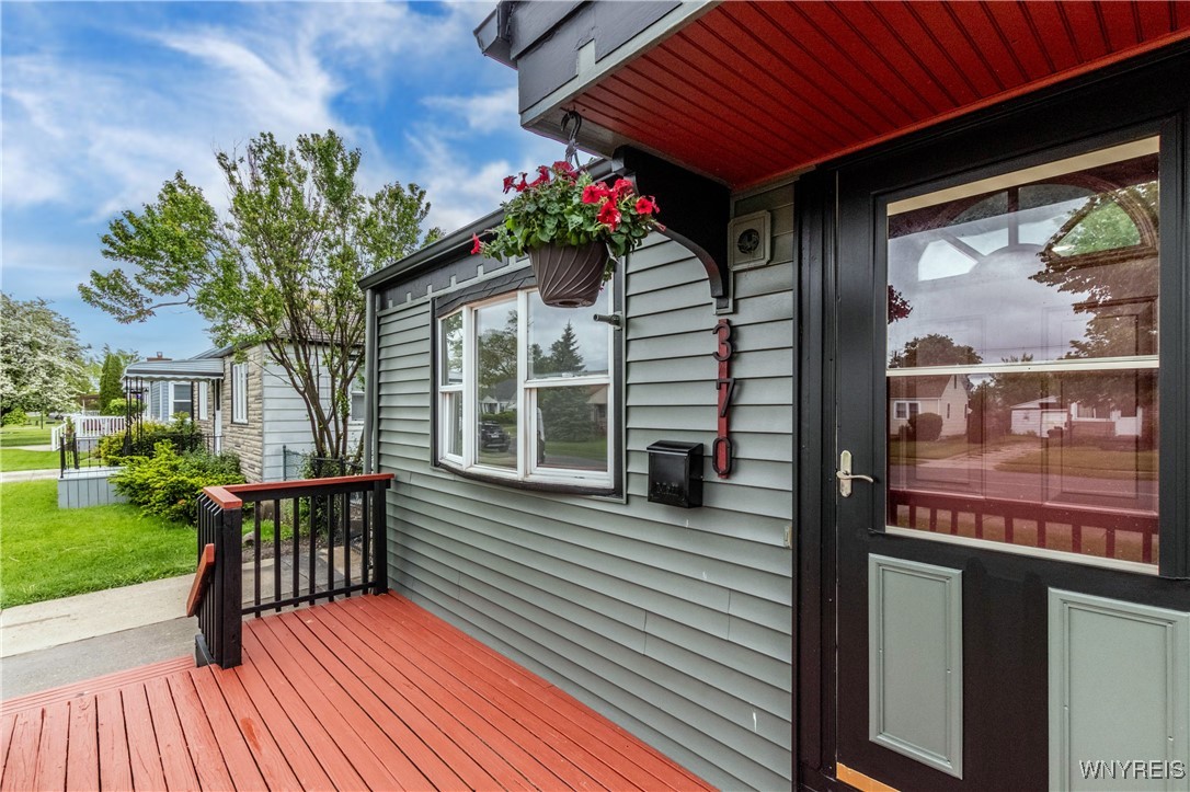 370 W Girard Boulevard, Tonawanda, New York image 4