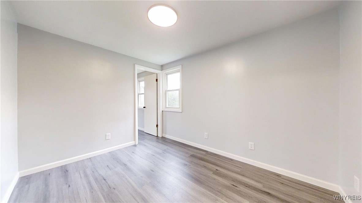 370 W Girard Boulevard, Tonawanda, New York image 24