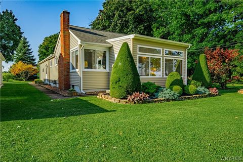 Homes For Sale - 4813 E Lake Road<br/> Wilson, NY 14028