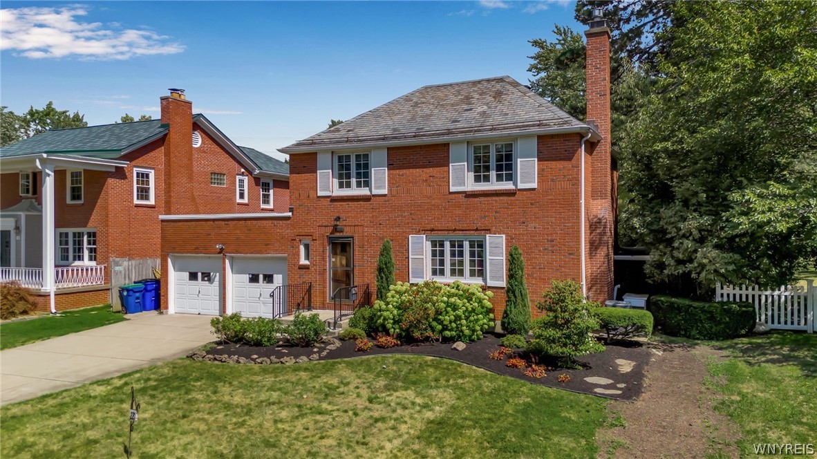 220 High Park Blvd