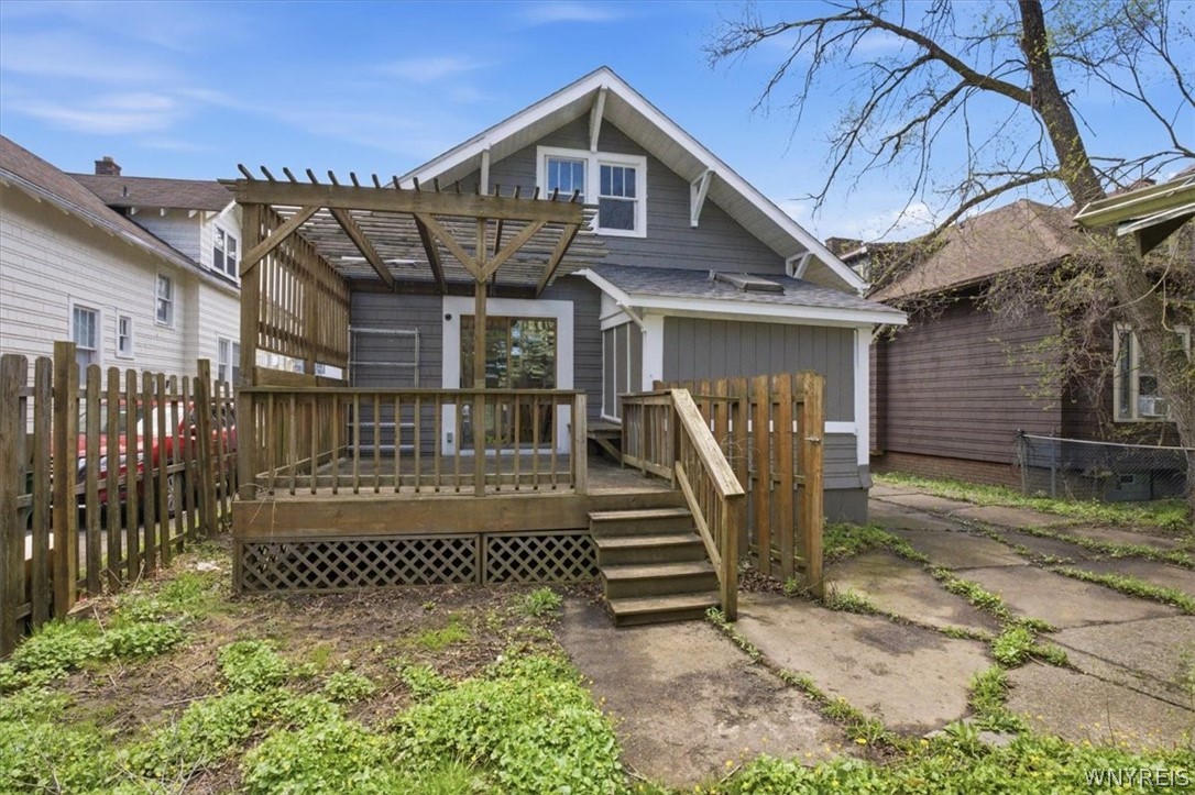162 Winspear Avenue
