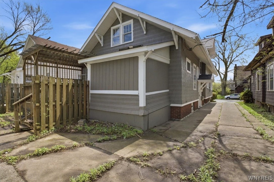 162 Winspear Avenue