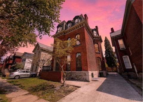 Photo of 17 N Pearl Street #4, Buffalo, NY 14202 (MLS # B1716147)