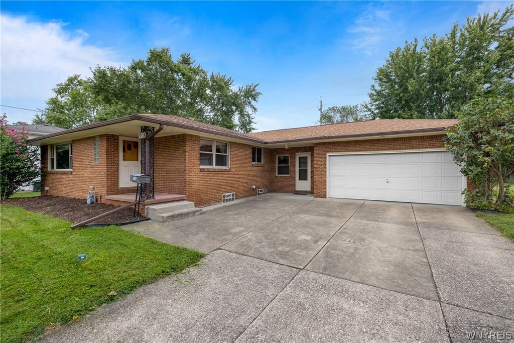 Photo of 250 Rehm Road, Cheektowaga, NY 14043 (MLS # B1711354)