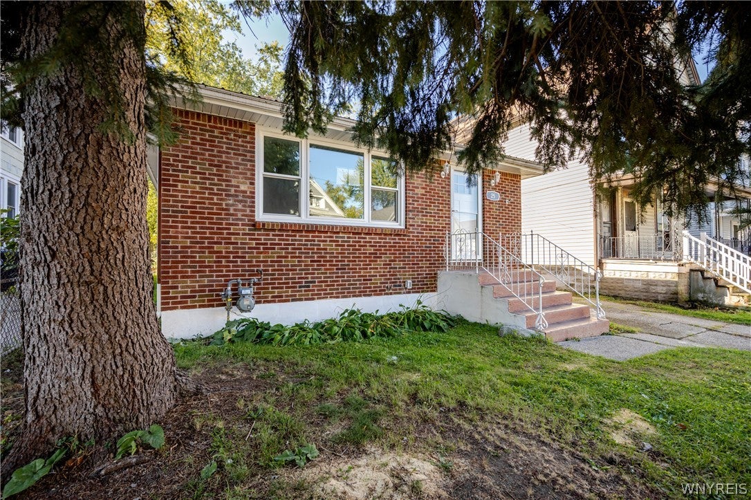 25 Parkview Avenue