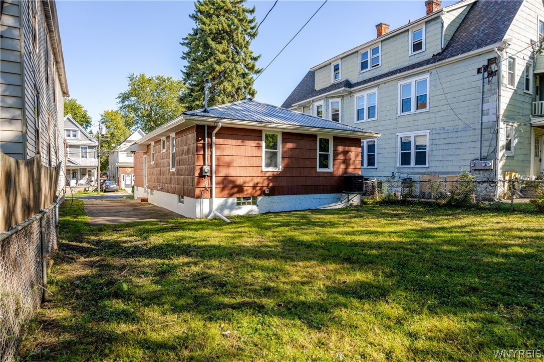 25 Parkview Avenue