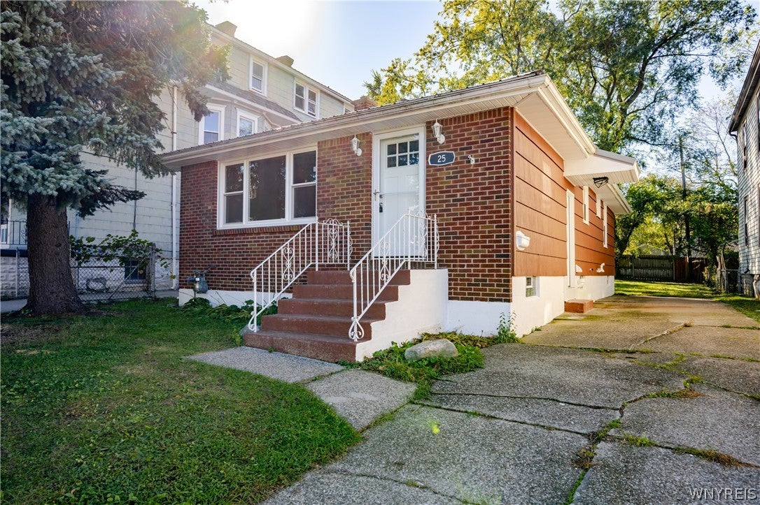 25 Parkview Avenue
