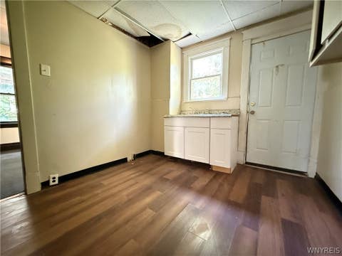 Tiny photo for 1868 Weston Avenue, Niagara Falls, NY 14305 (MLS # B1709127)