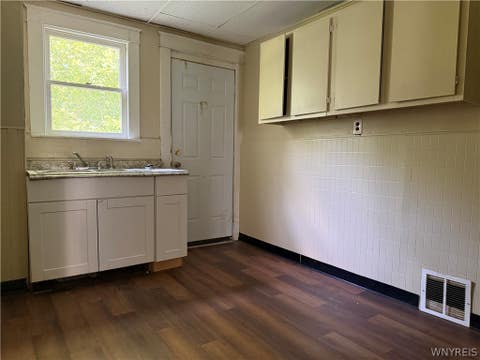 Tiny photo for 1868 Weston Avenue, Niagara Falls, NY 14305 (MLS # B1709127)